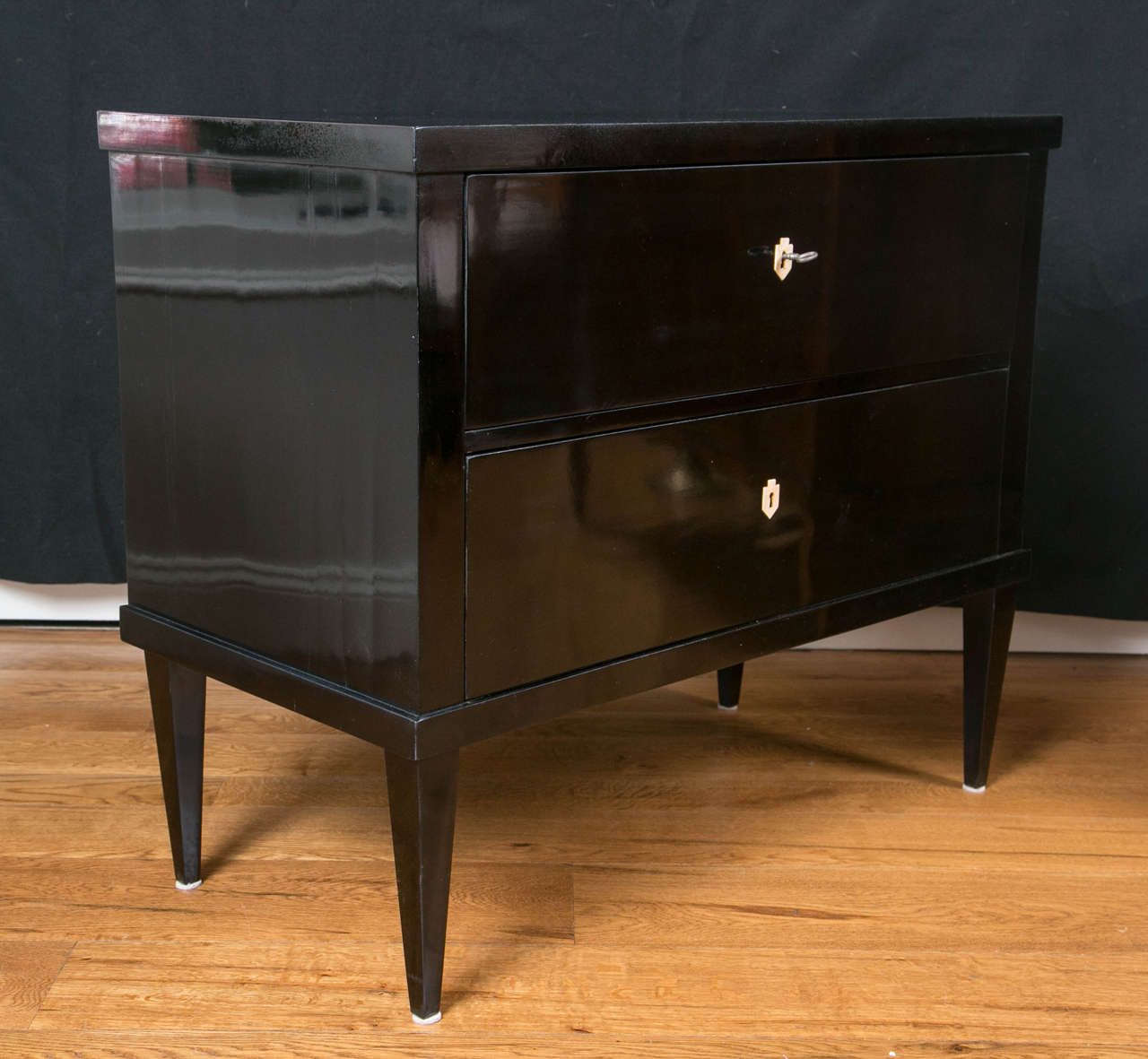 Pair of Continental Black Lacquered Chests In Excellent Condition In Westport, CT