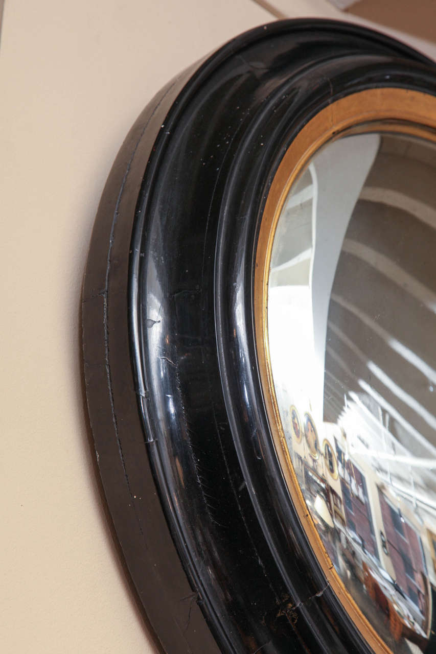 Late 19th Century English 26 1/2 Inch Convex Mirror In Excellent Condition In New York, NY