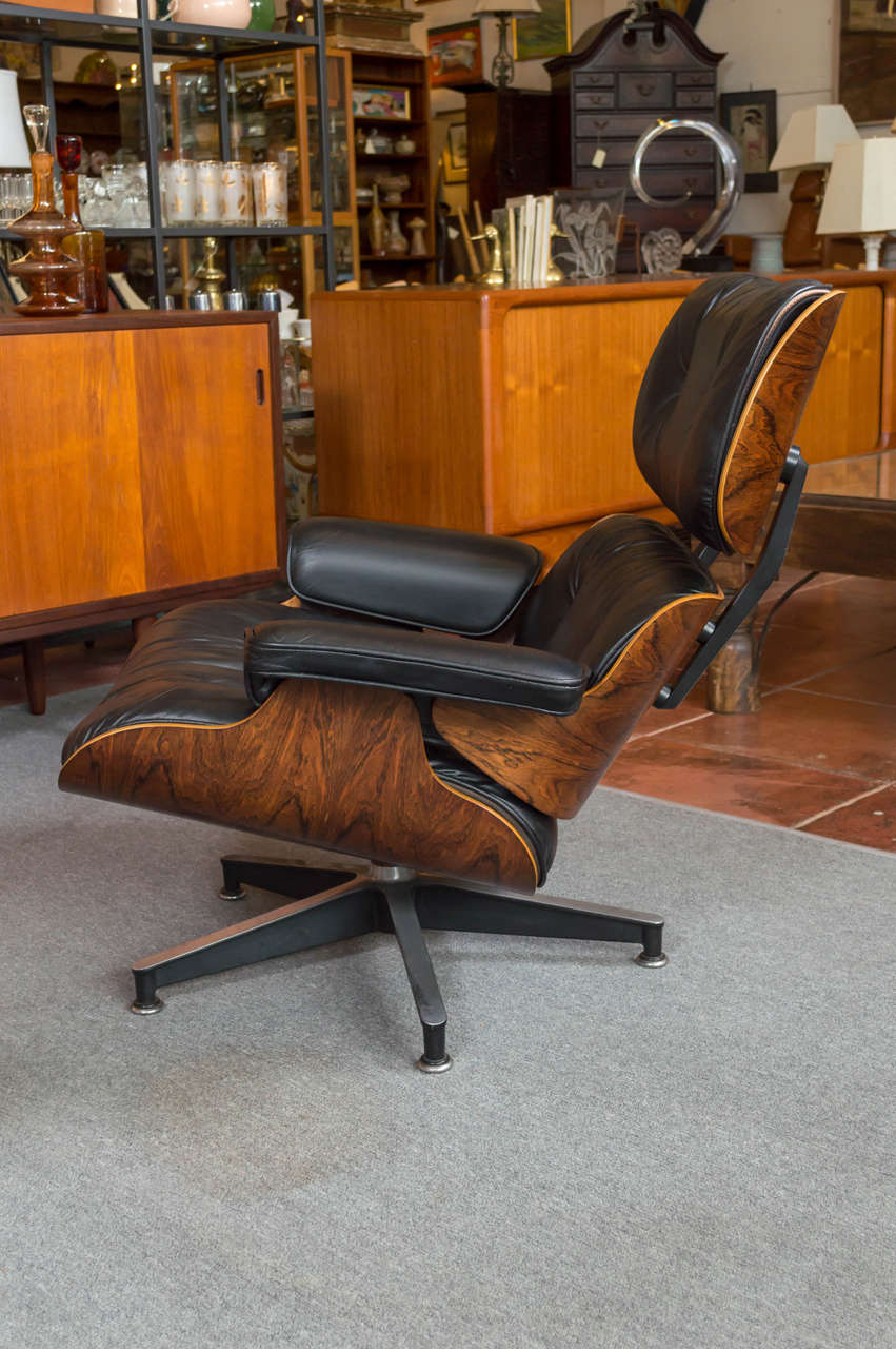 Mid-Century Modern Eames Rosewood Lounge Chair 670 and Ottoman 671 for Herman Miller