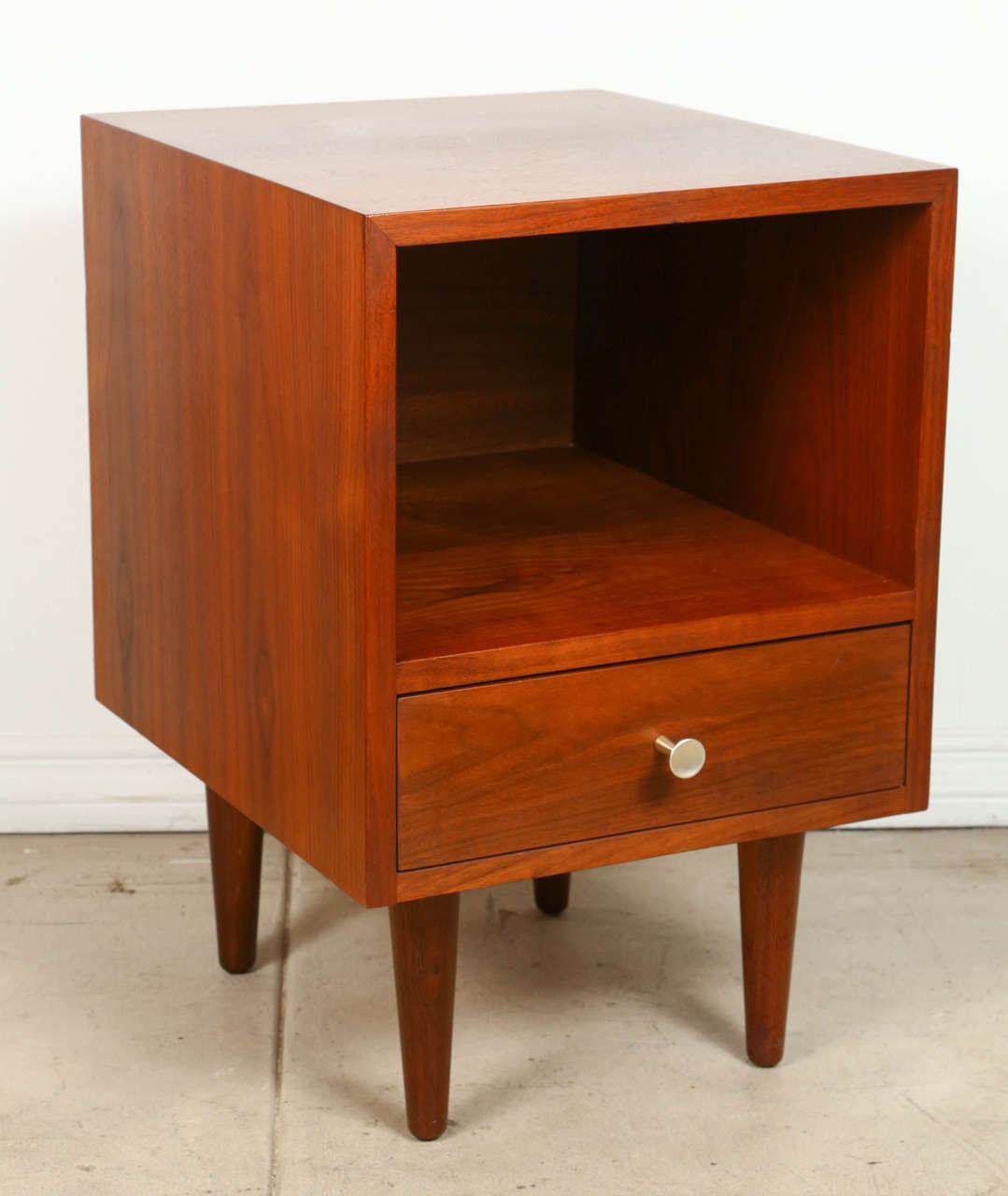 Glenn of California Nightstands In Good Condition In Los Angeles, CA