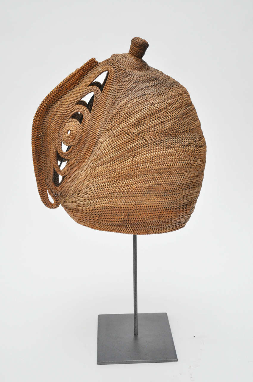 Early 20th Century Extra Large Yam Mask from Paupa New Guinea 1