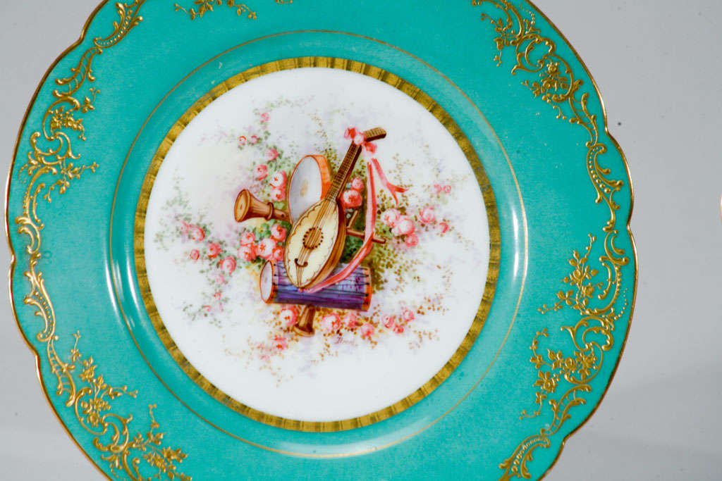 Platos de Gabinete Pintados a Mano de Sevres, Firmados por el Artista en venta 2