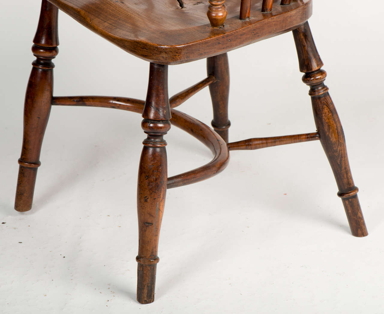 Windsor Chair in Yew Wood 1