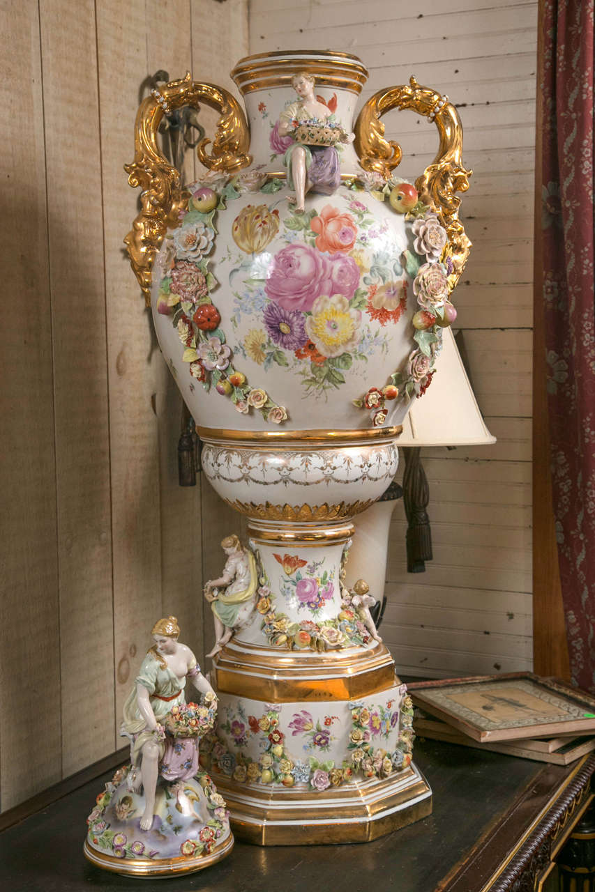Painted Fantastic Pair of Meissen Style Covered Urns