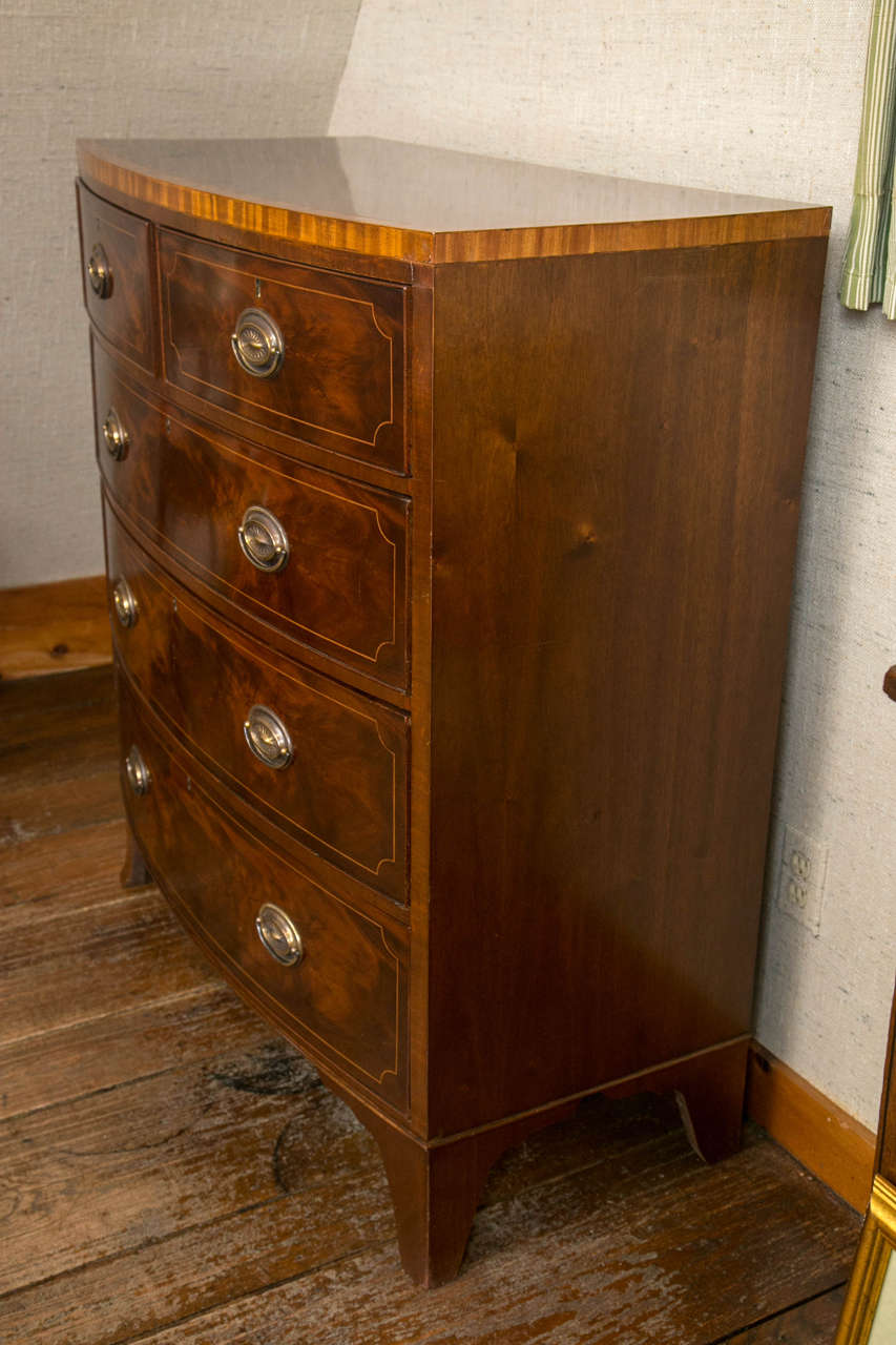 Mahogany Bow Front Chest of Drawers In Excellent Condition In Woodbury, CT