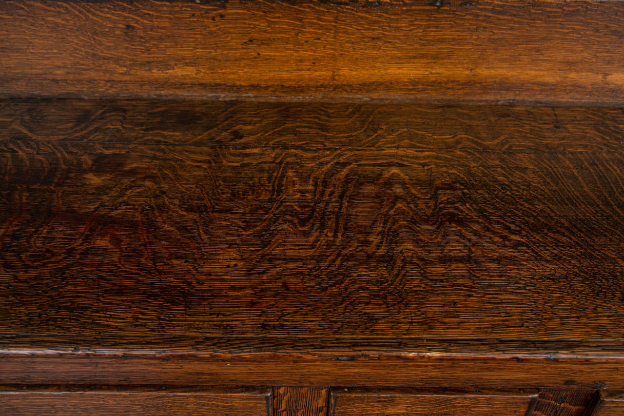 Welsh Dresser in Oak In Excellent Condition For Sale In Woodbury, CT