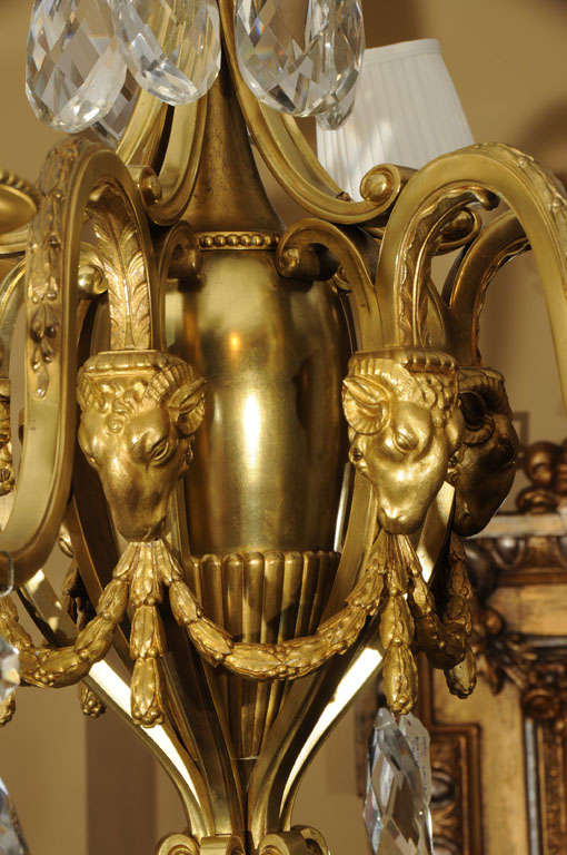 Bronze Dore Louis XVI-Kronleuchter aus dem 19. Jahrhundert im Angebot 2