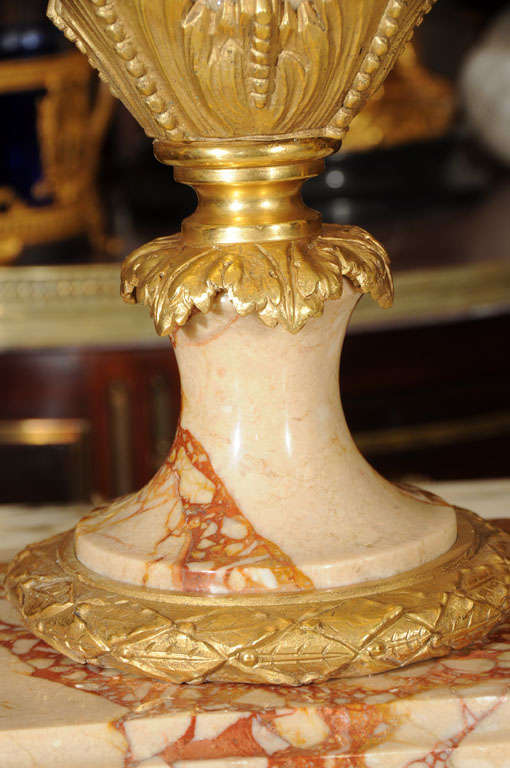 19th Marble Louis XVI Rams head lamp In Excellent Condition In Dallas, TX