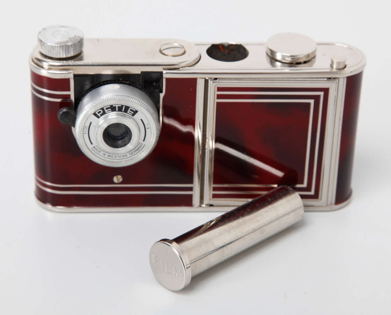 Mid-Century Modern Walter Kunik Petie Vanity Camera and Make-up Kit.