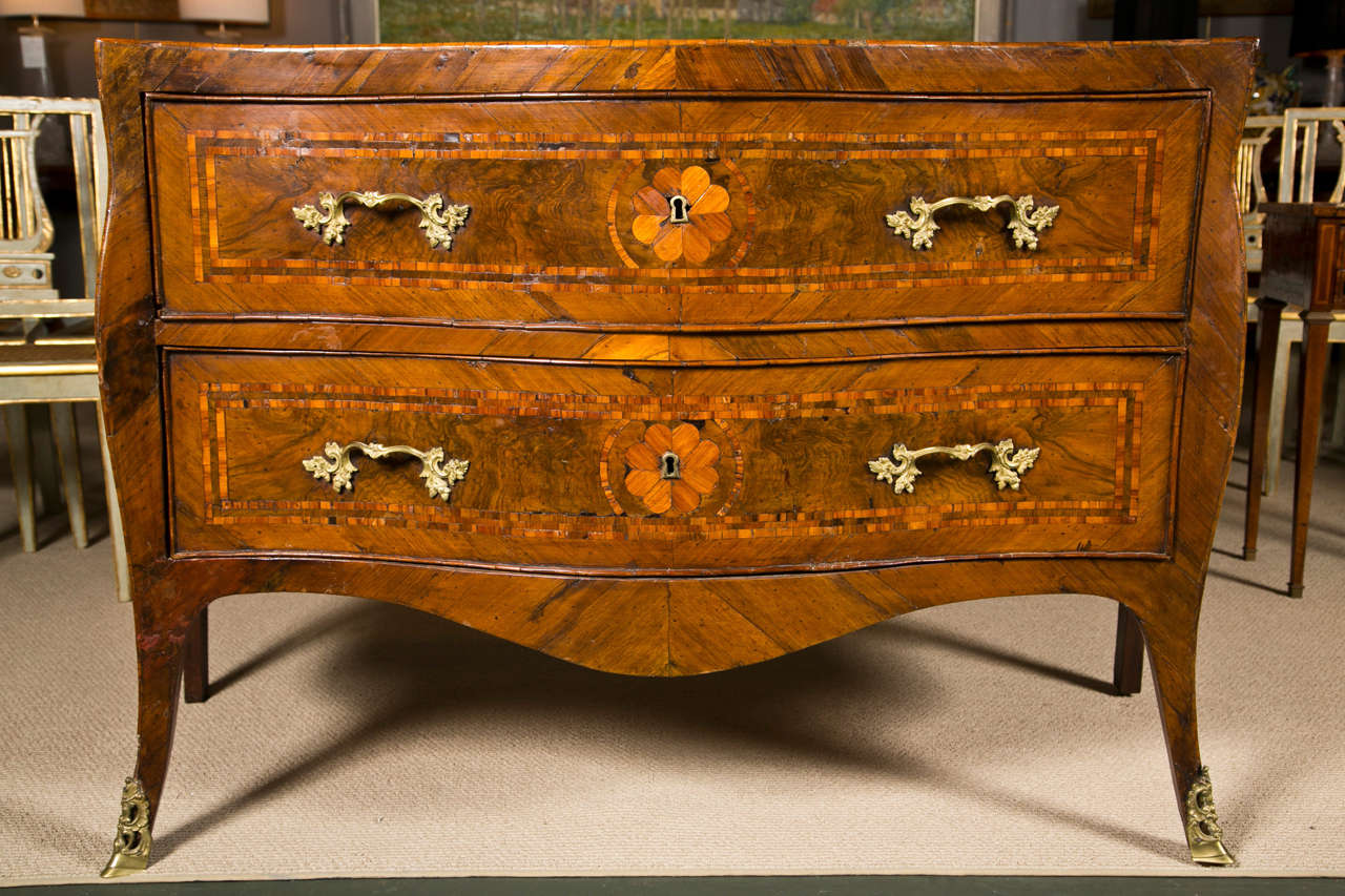18th Century and Earlier Italian Rococo Neapolitan Chest of Drawers, Commode, 18th Century For Sale