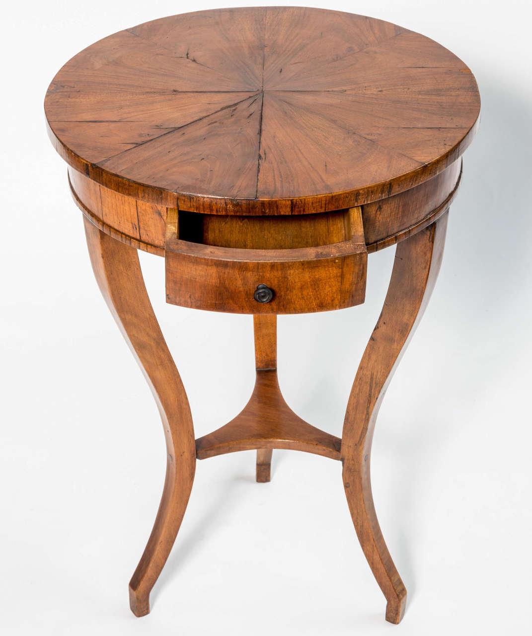 19th Century Pair of Elegant, Neoclassical Walnut Side Table For Sale 1