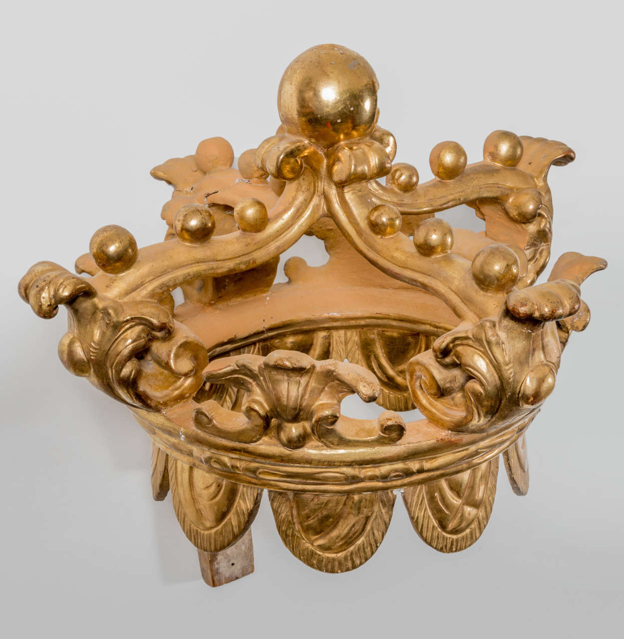 Gilt 18th Century Italian Carved Gilded Corona For Sale