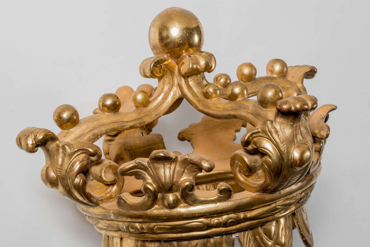 18th Century Italian Carved Gilded Corona For Sale 2