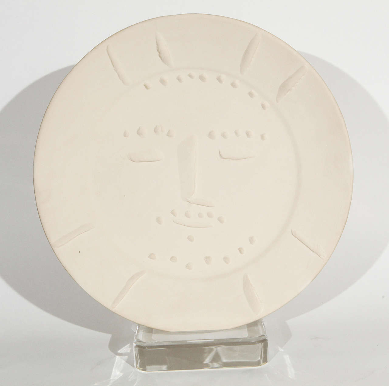 "Dormeur" (A.R. 343) Charger by Pablo Picasso
