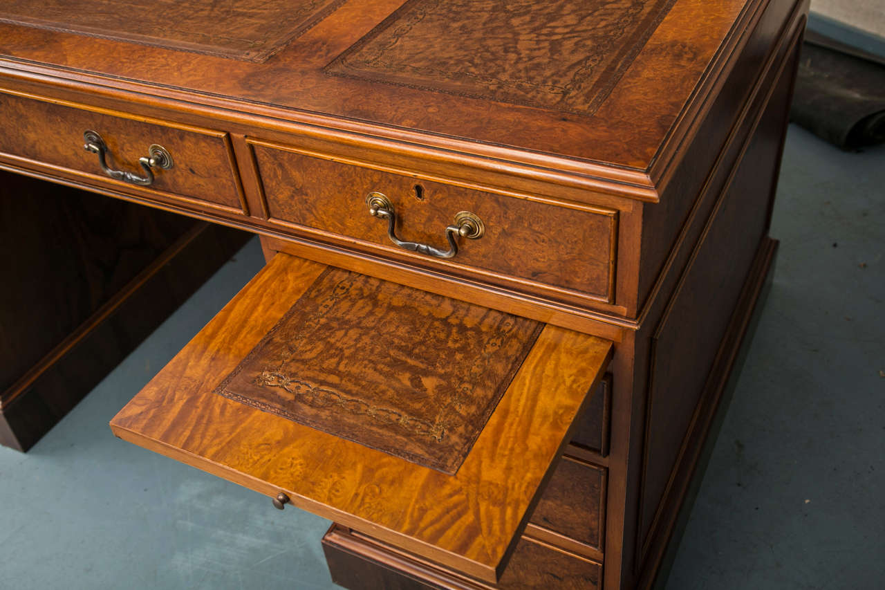 English Walnut Pedestal Desk In New Condition For Sale In Woodbury, CT