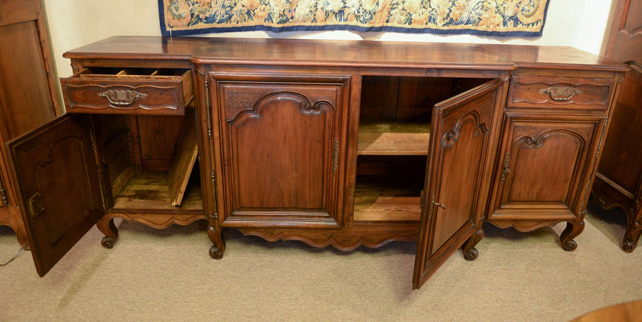 Very Large 19th Century Walnut Enfilade from France In Good Condition In Atlanta, GA