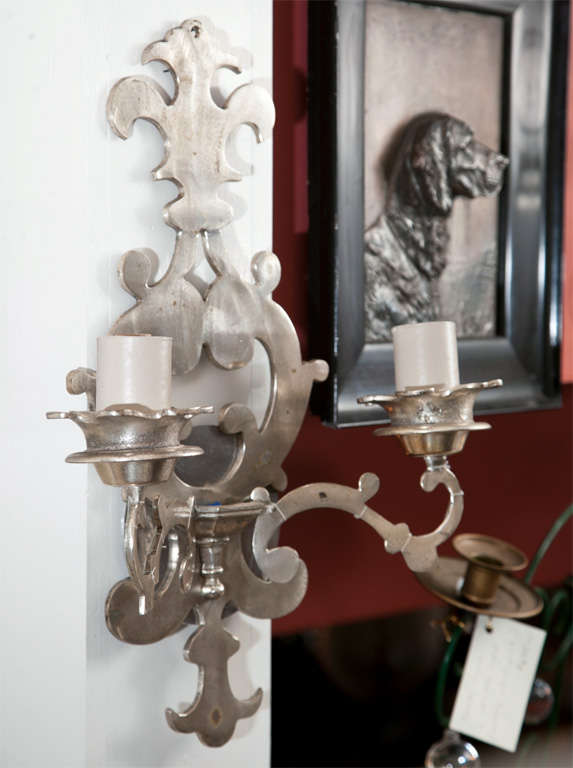 Pair of Nickelplated Brass Fleur-De-Lis Wall Sconces In Good Condition For Sale In Mt Kisco, NY
