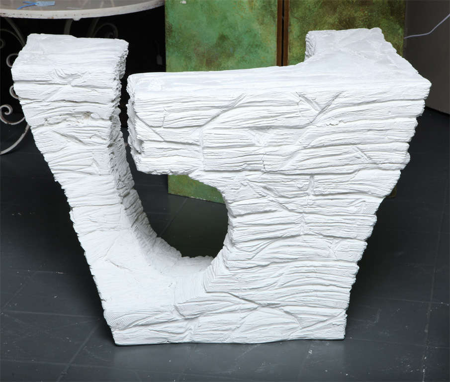 Cast Table base by Studio Miguel