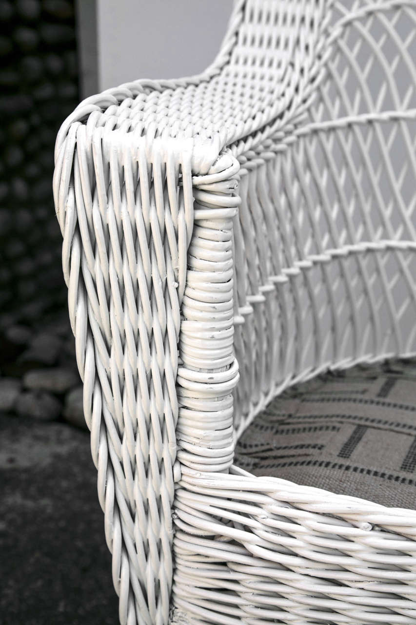 Antique Bar Harbor Wicker Sofa 4