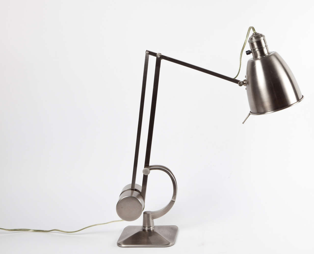 Vintage Style Counterweight Desk Lamp In Excellent Condition In New York, NY