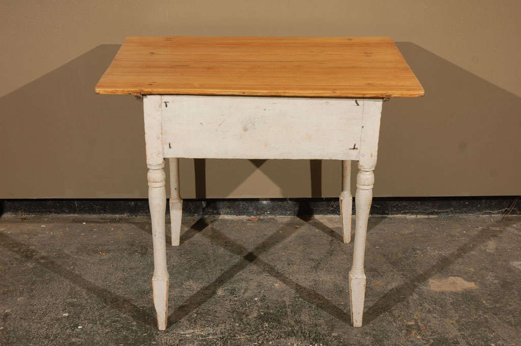 A 19th Century Swedish Painted Work Table with Scrub Pine Top In Excellent Condition In Los Angeles, CA