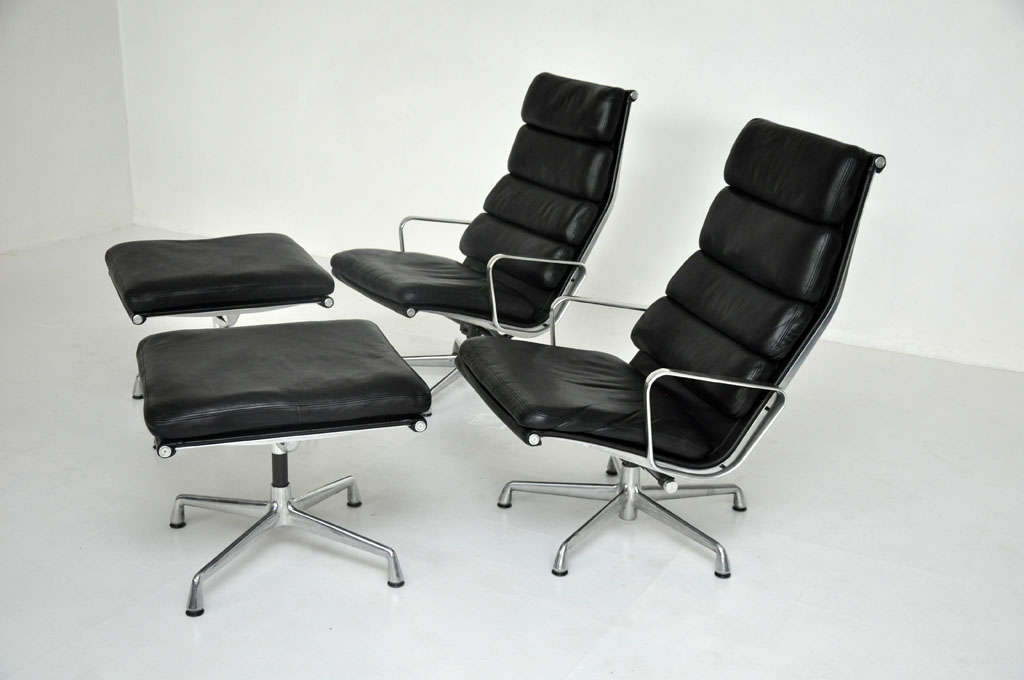 Mid-Century Modern Charles Eames Lounge w/ Ottoman