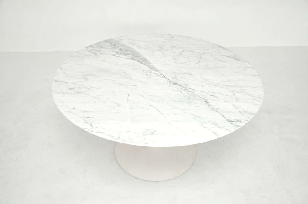 American Eero Saarinen marble dining table 54