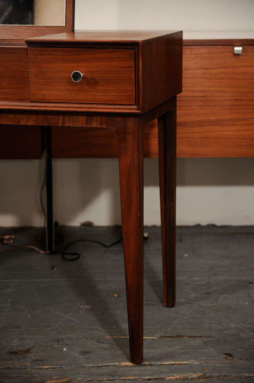 Glenn of California Vanity