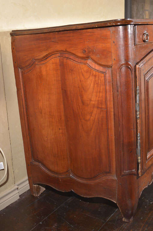 18th Century Walnut Buffet For Sale 1