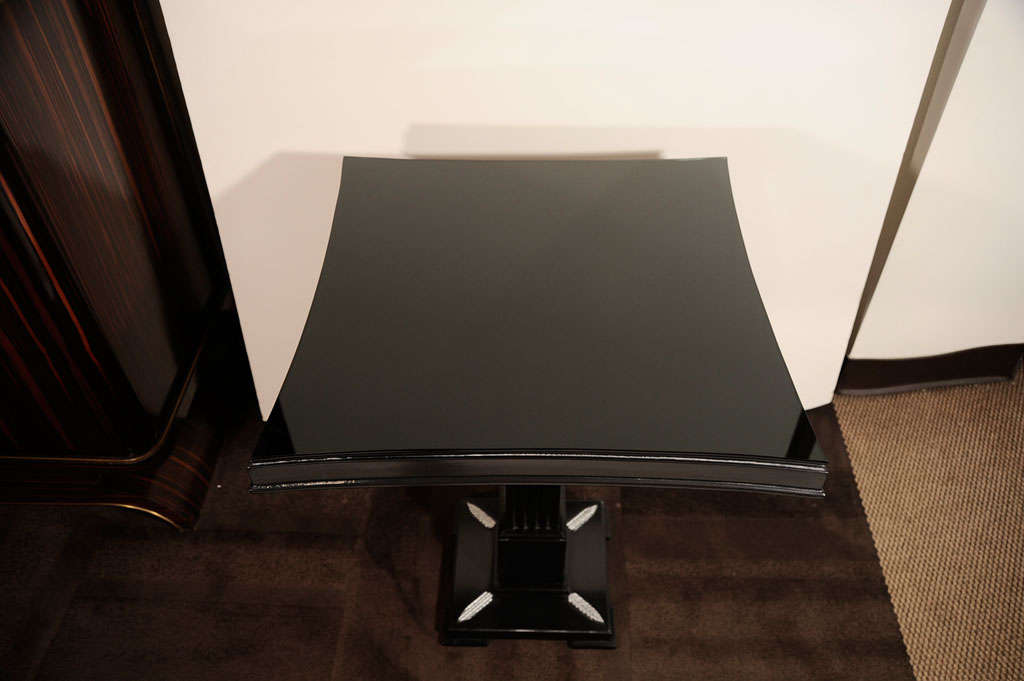 Pair of Occasional Tables in Ebonized Mahogany with Pedestal Bases by James Mont In Excellent Condition In New York, NY