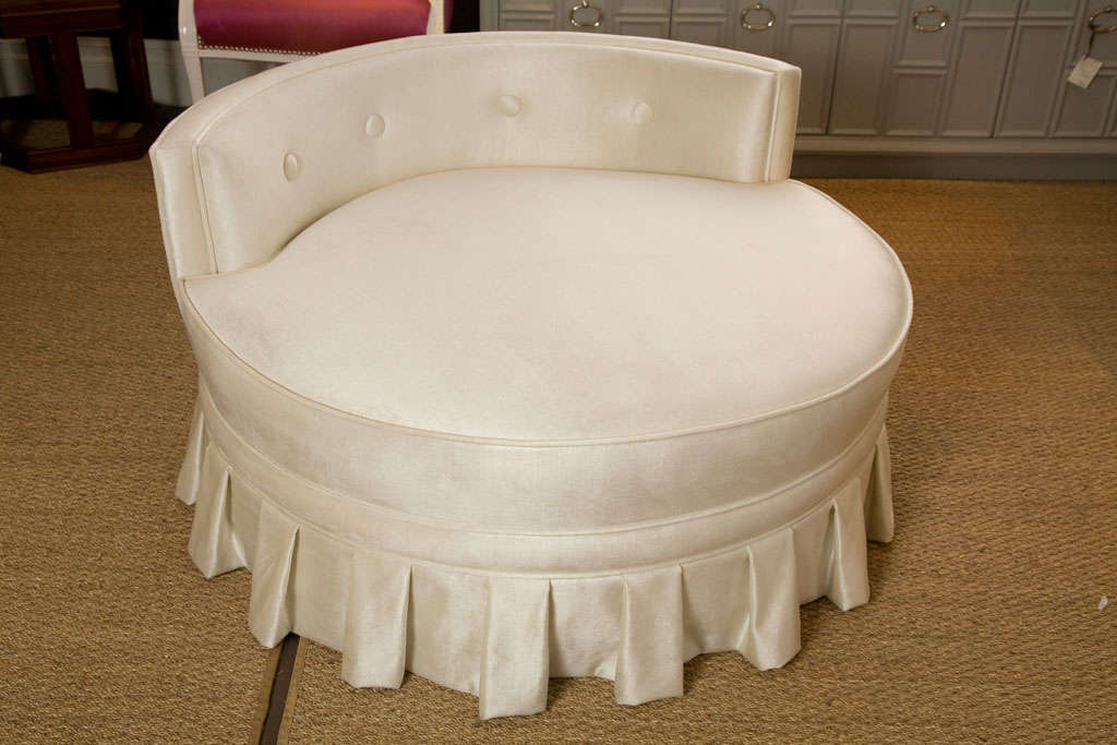 Round Velvet boudoir chaise, white velvet - Darren Ransdell Design