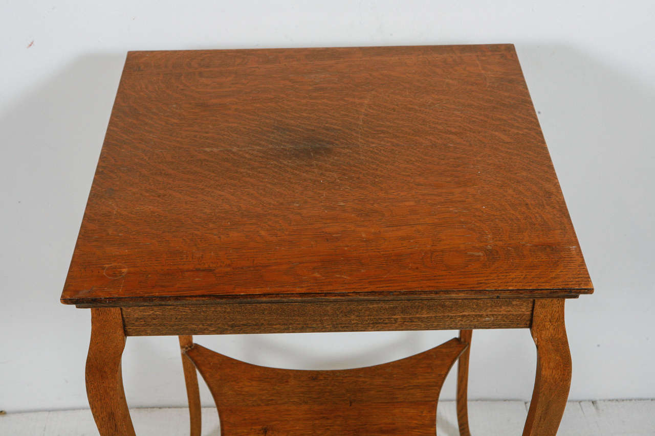 curved leg end table