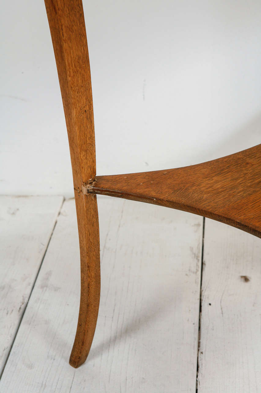 Régence Tall Curved Leg Oak Side Table