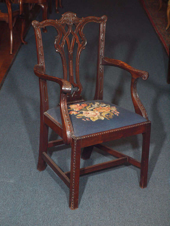 English Set of 8 Mahogany Dining Room Chairs