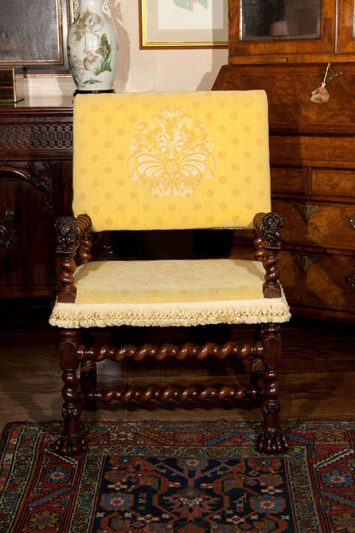 French Renaissance Carved Walnut Armchair In Excellent Condition For Sale In Woodbury, CT