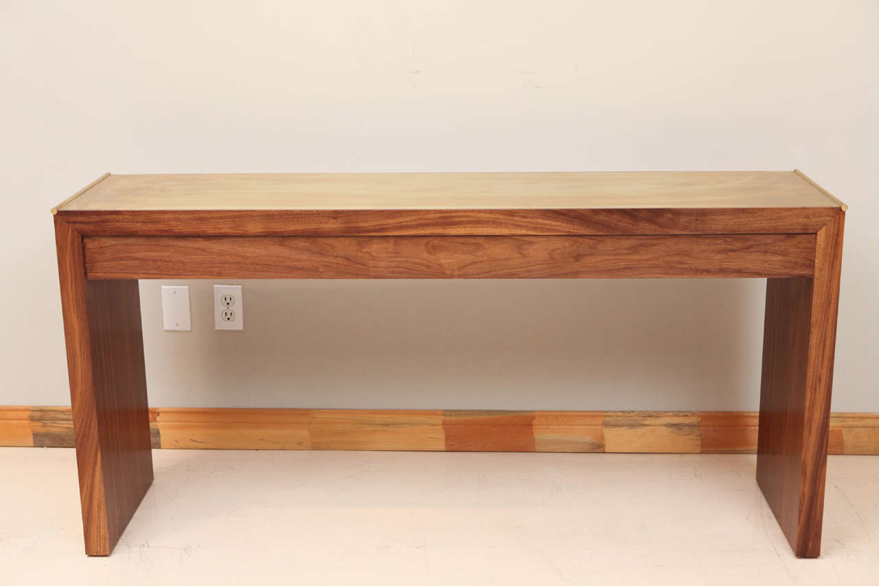 Parkman-Konsole von Lawson-Fenning aus Messing