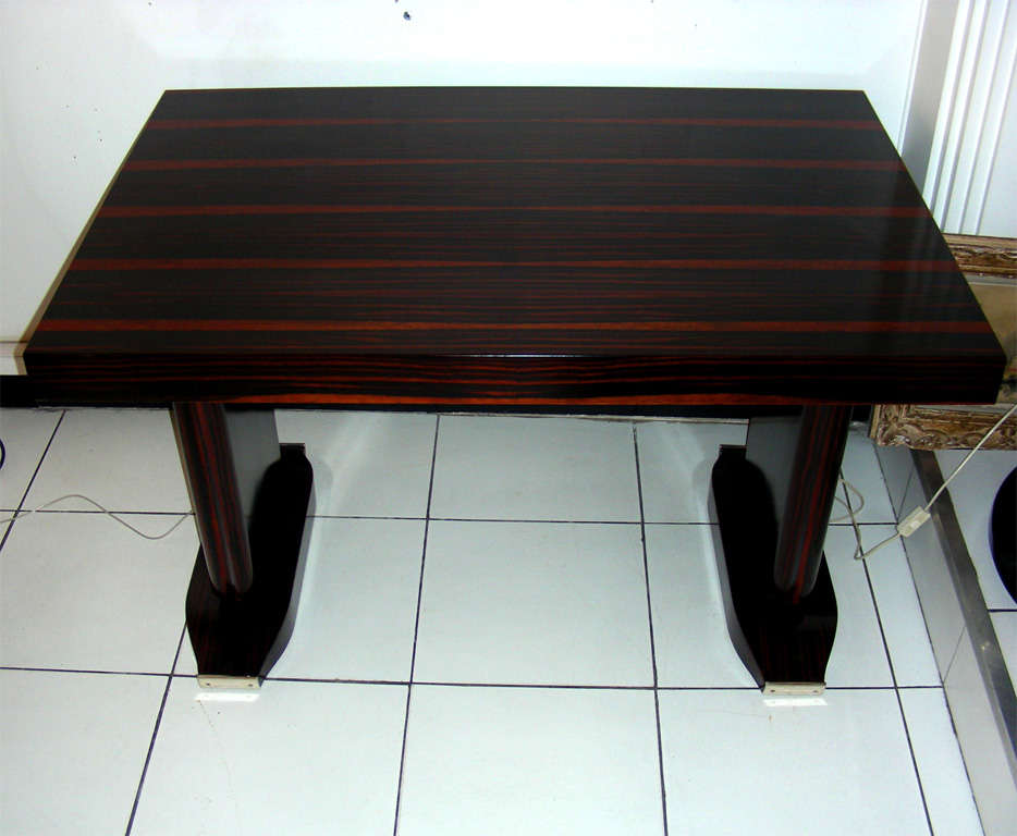 Little Dining Table In Ebony Of Makassar