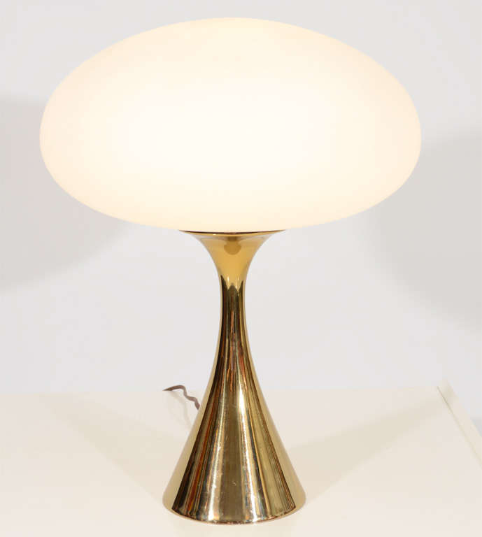 20th Century Pair of Stylish Brass Laurel Lamps