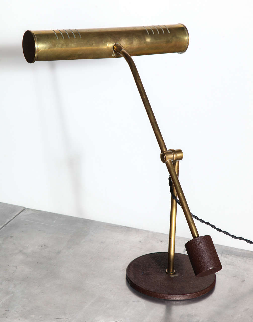 Mid-Century Modern Counterbalance Brass Desk Lamp by Mark Heinlein for Nessen Studios