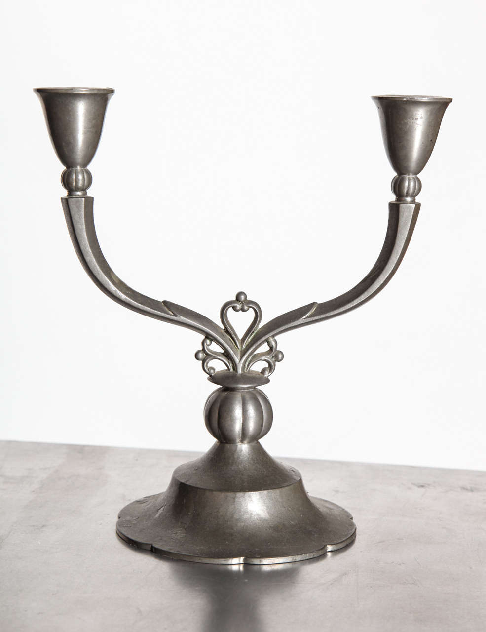 Pair of Just Andersen Crested Double Arm Pewter Candlesticks, 1929 In Good Condition For Sale In Bainbridge, NY