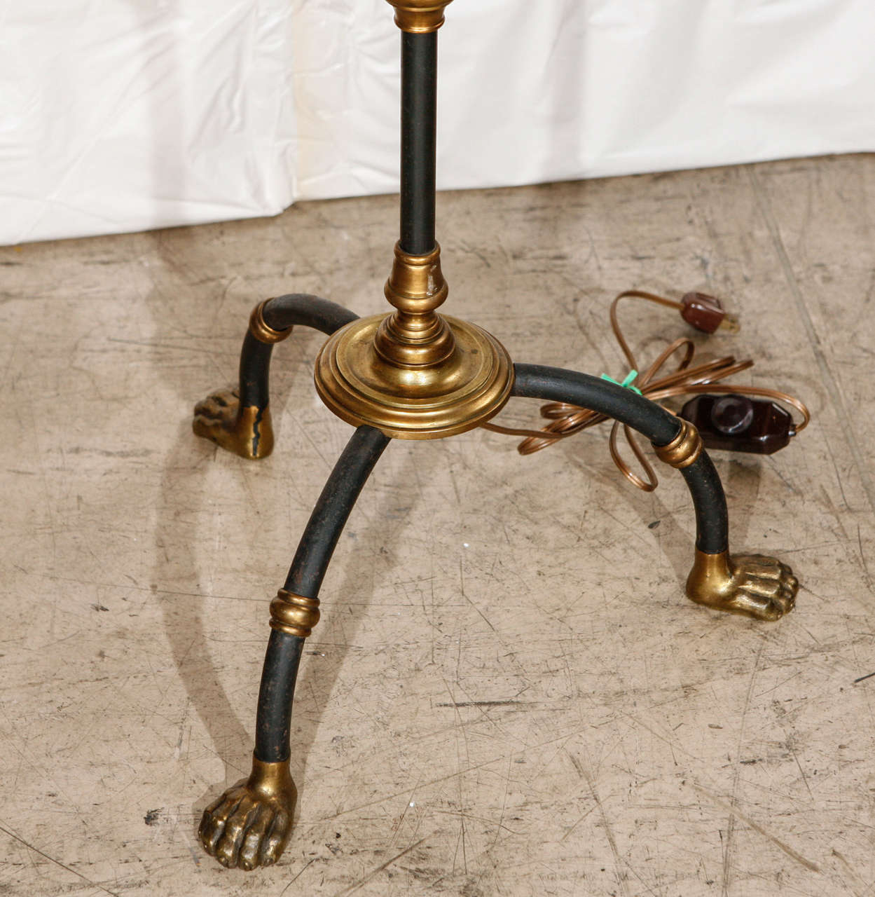 Bronze Spectacular Hollywood Regency Italian Floor Lamp For Sale