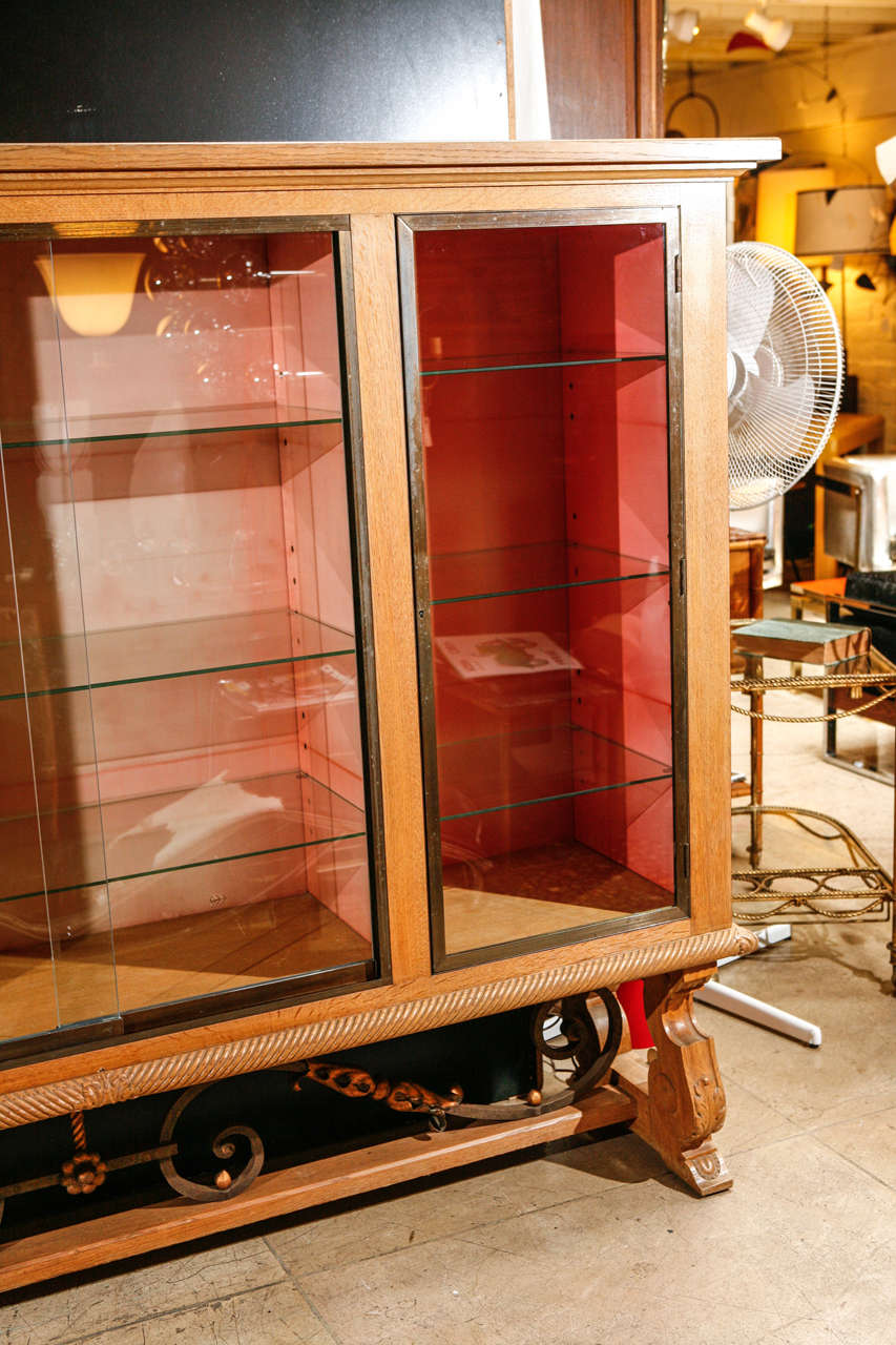 French Modern Display Cabinet In Good Condition For Sale In Cathedral City, CA
