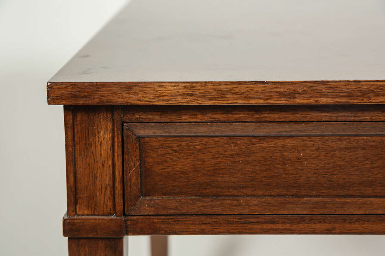 Pair of Mid-Century Mahogany Side Tables In Excellent Condition In Pasadena, CA