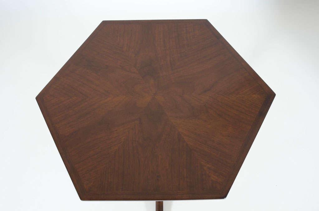 American Hexagonal Pedestal Occasional Table by Drexel Furniture In Excellent Condition For Sale In New York, NY