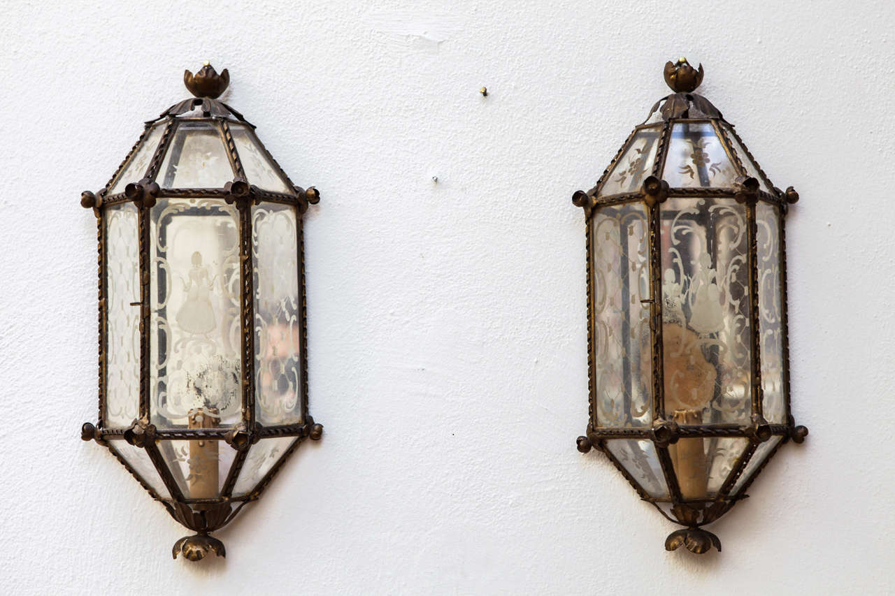 Pair of Italian Glass Sconces with Man and Woman Figures Decorations, 1940