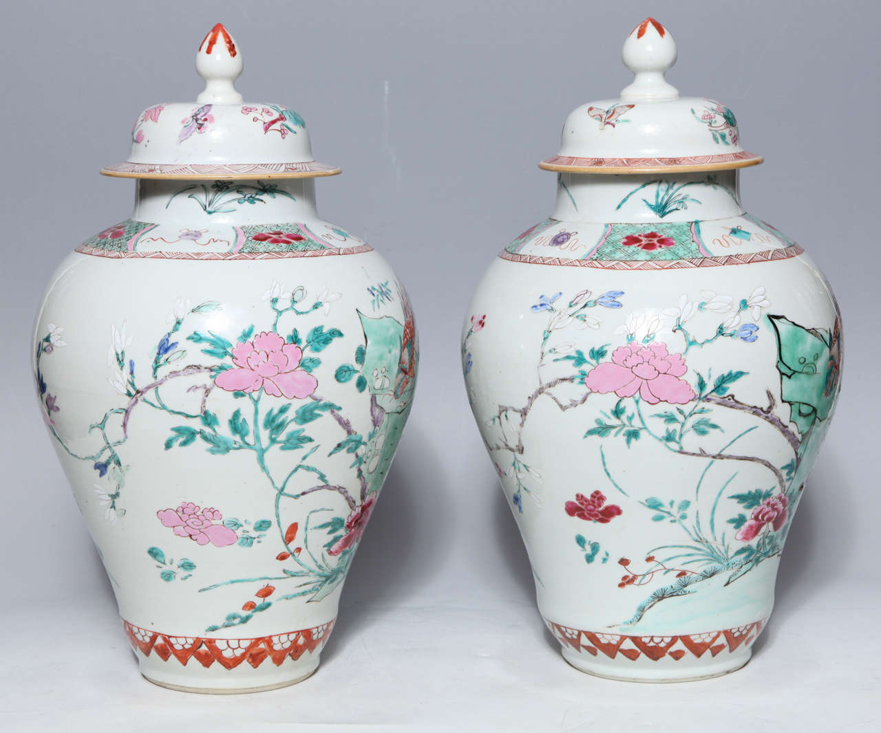 Pair of 18th Century Chinese Export Porcelain Famille Rose Covered Jars For Sale 3