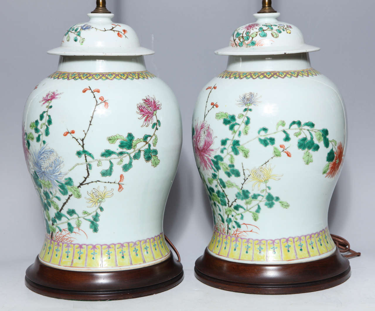 Pair of 19th Century Chinese Porcelain Ginger Jars Converted into Table Lamps For Sale 3