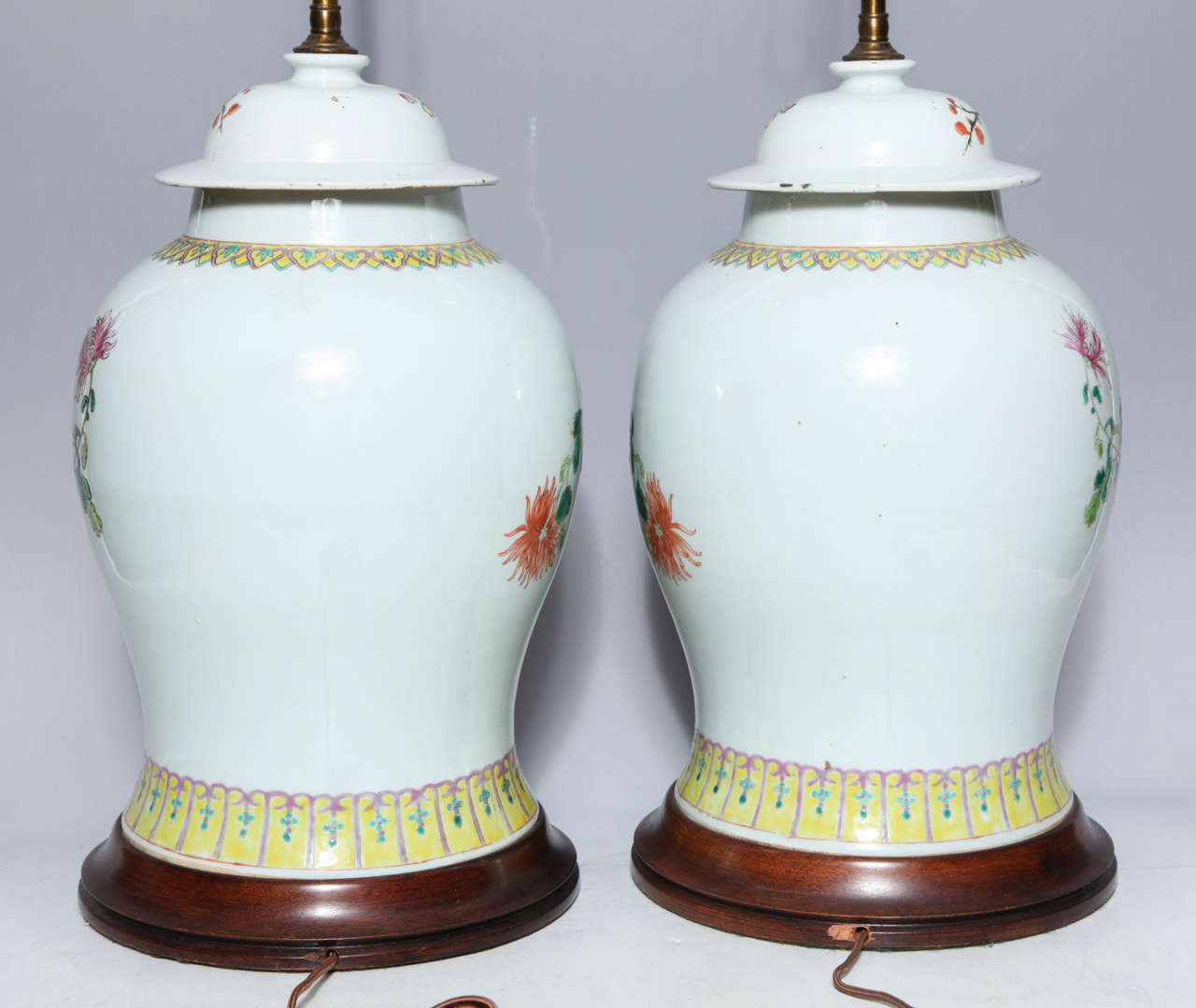 Pair of 19th Century Chinese Porcelain Ginger Jars Converted into Table Lamps For Sale 4