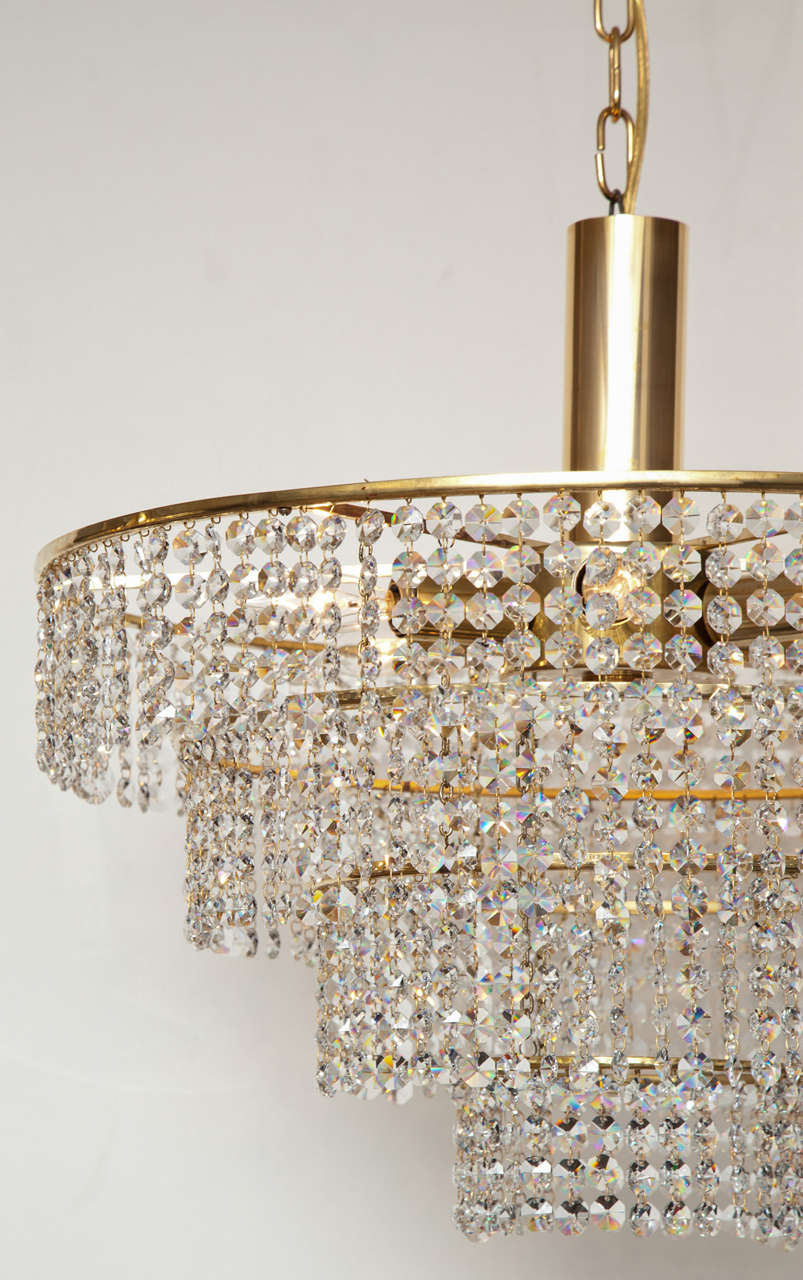 Lustre à quatre niveaux en cristal allemand Excellent état - En vente à New York, NY