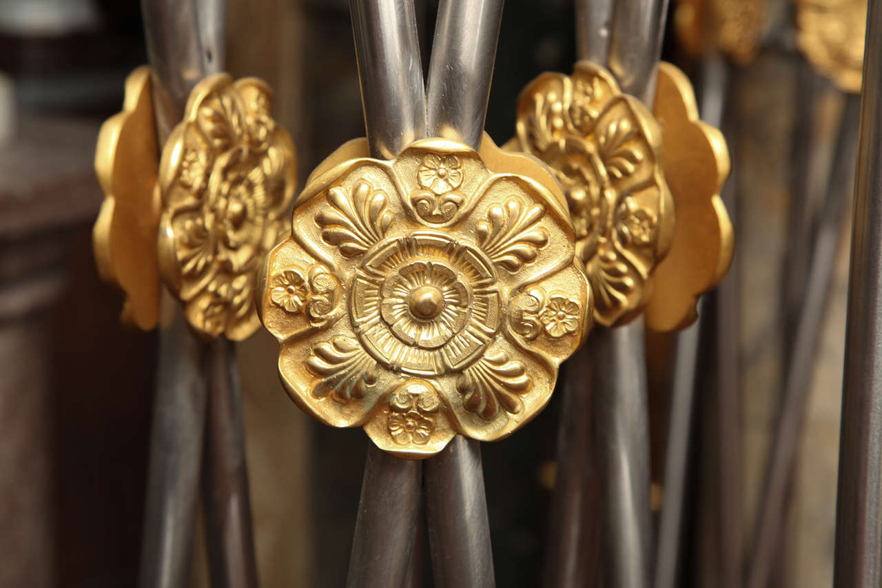 Paar palastartige Fackeln aus Bronze und Stahl im Empire-Stil im Angebot 1
